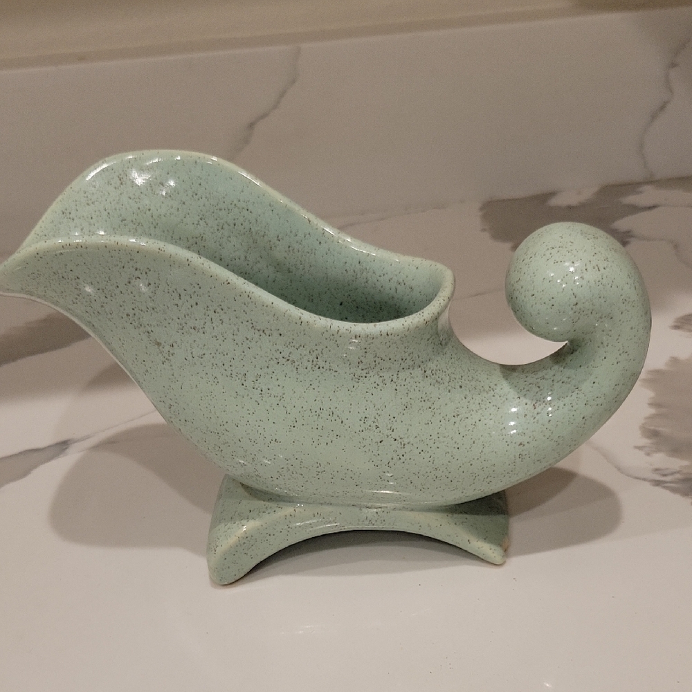Hull Vintage Speckled Green Ceramic Vase